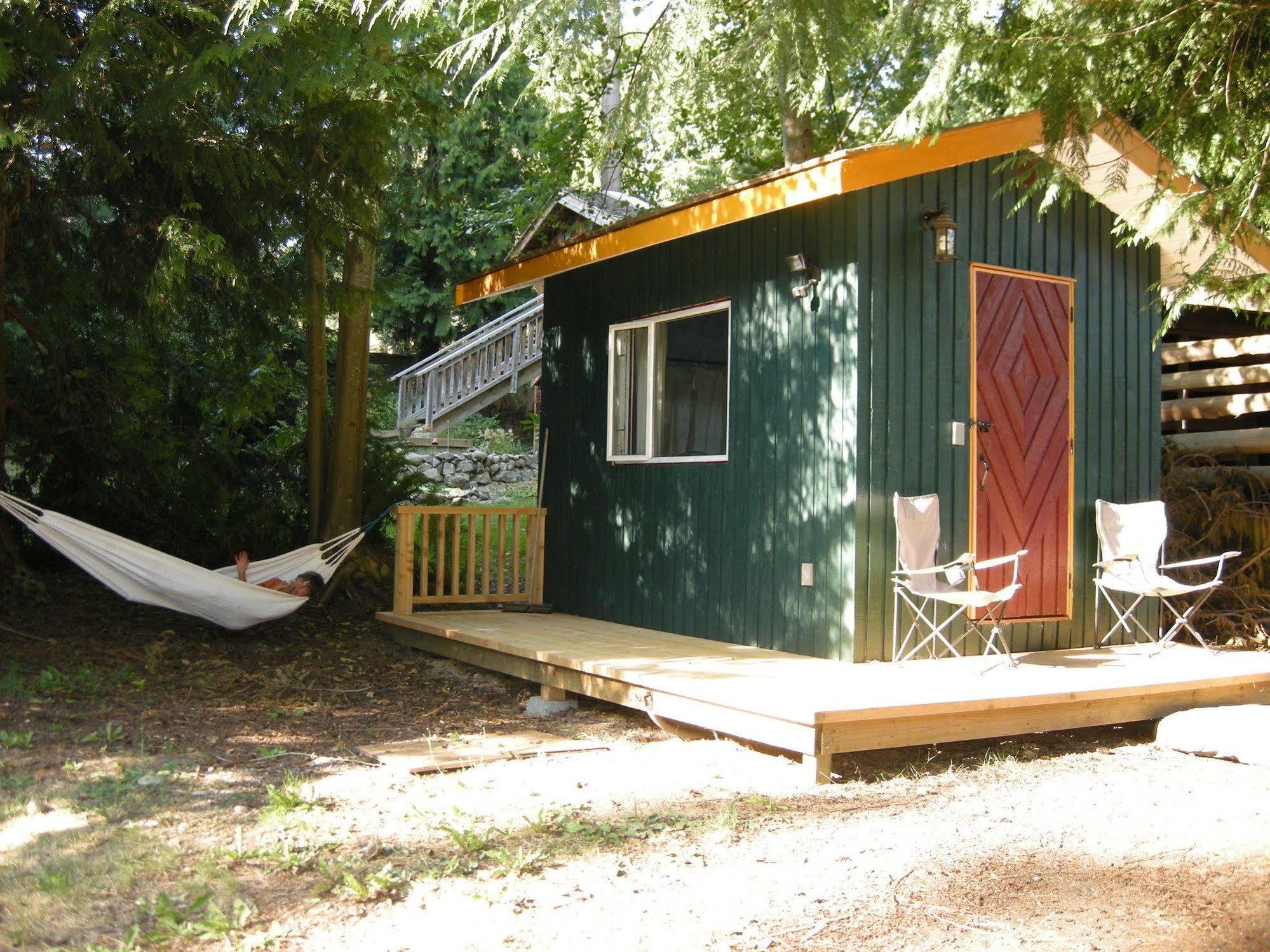 Up The Creek Backpacker'S Lodge Roberts Creek Eksteriør bilde