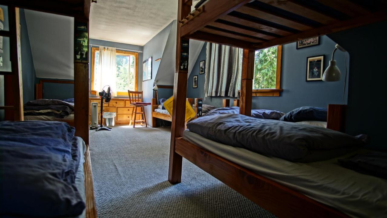 Up The Creek Backpacker'S Lodge Roberts Creek Eksteriør bilde