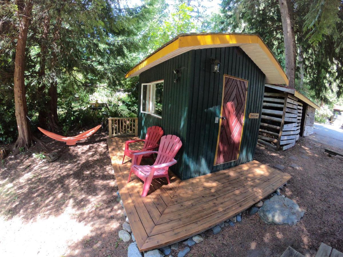 Up The Creek Backpacker'S Lodge Roberts Creek Eksteriør bilde