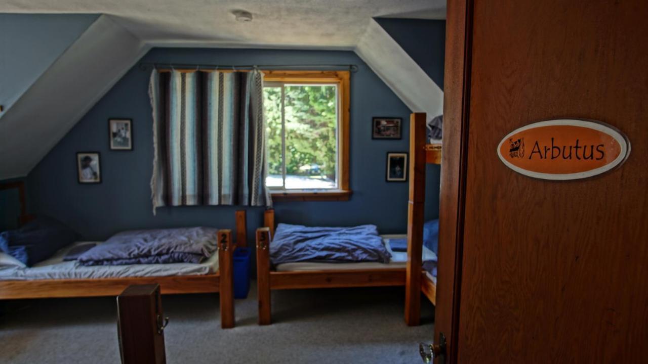 Up The Creek Backpacker'S Lodge Roberts Creek Eksteriør bilde